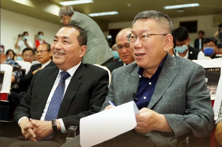 民眾黨曝內參民調,指「柯侯配」較「侯柯配」具優勢。翻攝柯文哲臉書