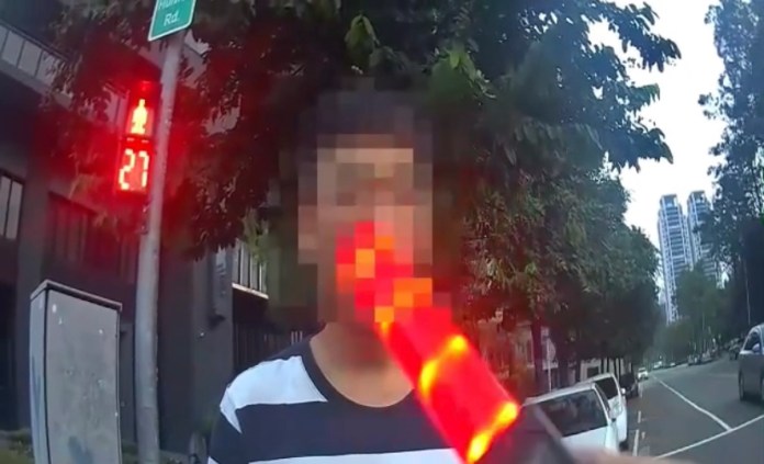 (聽到酒測暈倒片)嚇暈? 遇警攔查得知要酒測竟暈倒 66 | 社會 社會 記者爆料網