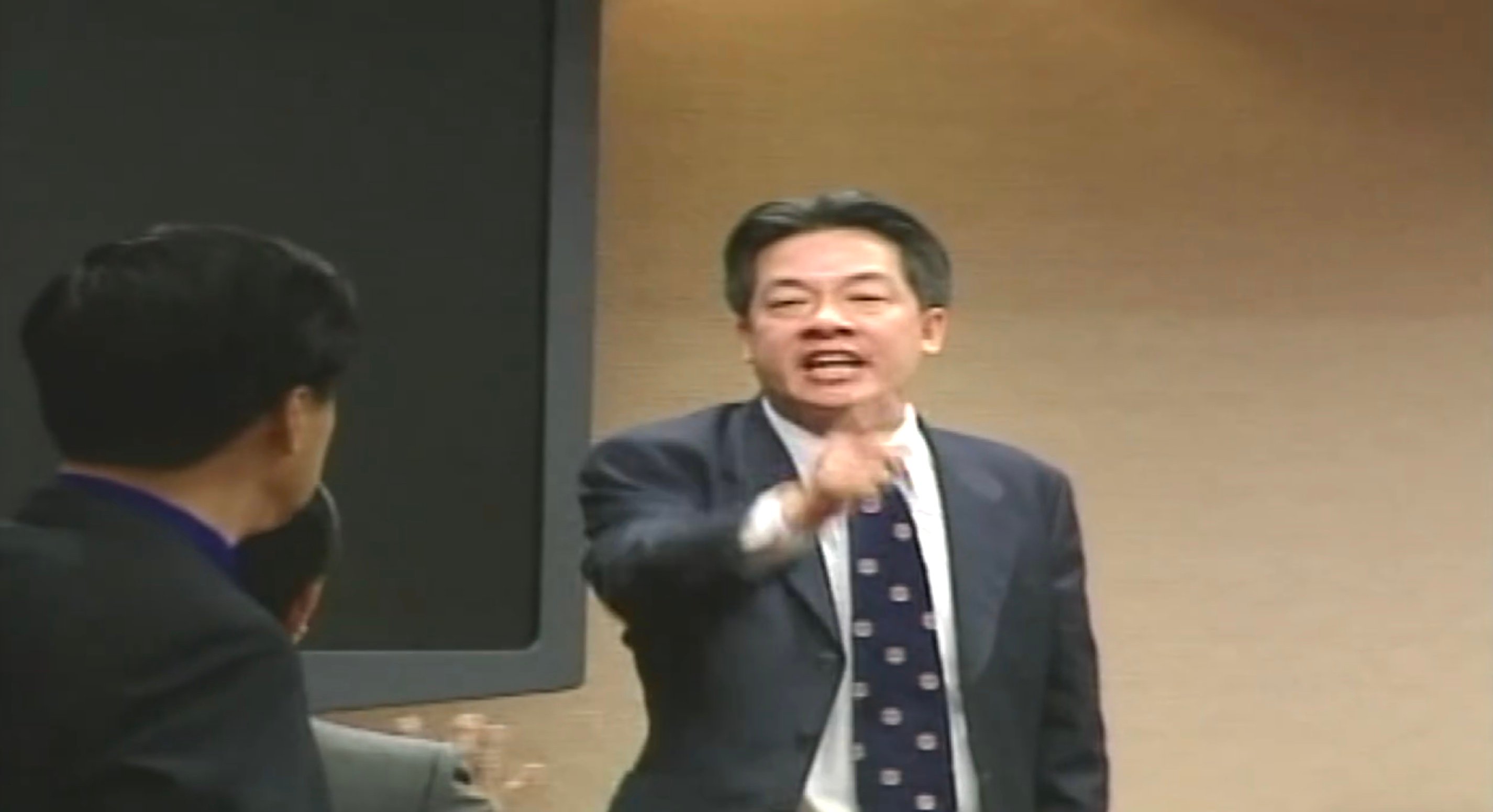 賴清德2005年在立法院程序委員會,面對國民黨杯葛軍購預算,怒斥「國家都被你們搞垮了」。翻攝畫面