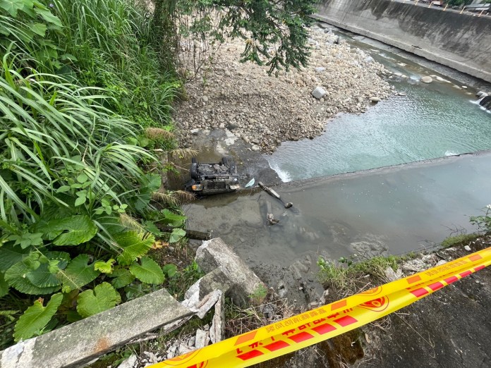 嘉義43歲男酒駕墜橋摔6米深溪床 "命大躲死劫"全身擦挫傷送醫 65 S 23355488 0 fotor 2023100412422 0 | 社會 社會 記者爆料網