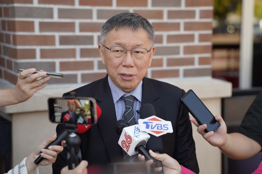 藍稱持續堆疊合作善意 柯文哲:提不出方案顯然不敢接招 204 柯文哲於舊金山接受媒體聯訪。(民眾黨提供)