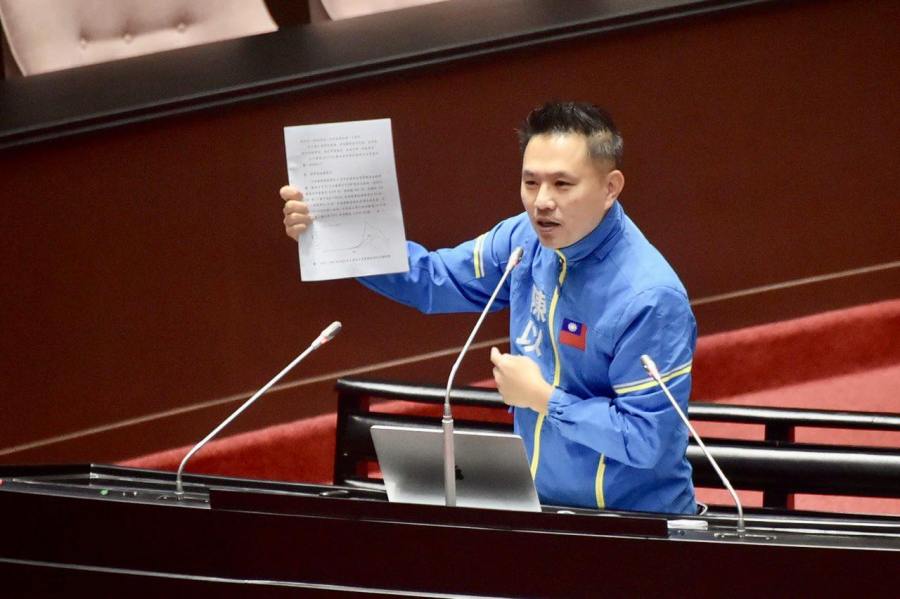 馬文君遭控洩密擋潛艦 陳以信反批王定宇赴法機密考察卻「不斷打卡」 215