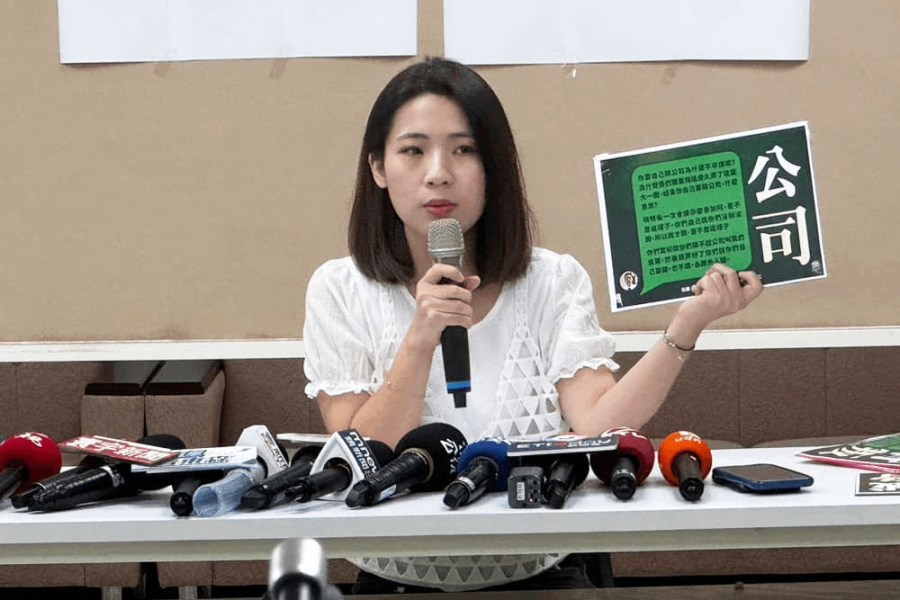 郭璽愛國或愛錢?徐巧芯問黃曙光:郭私開人頭公司合海軍顧問身分 202 照片來源:徐巧芯臉書