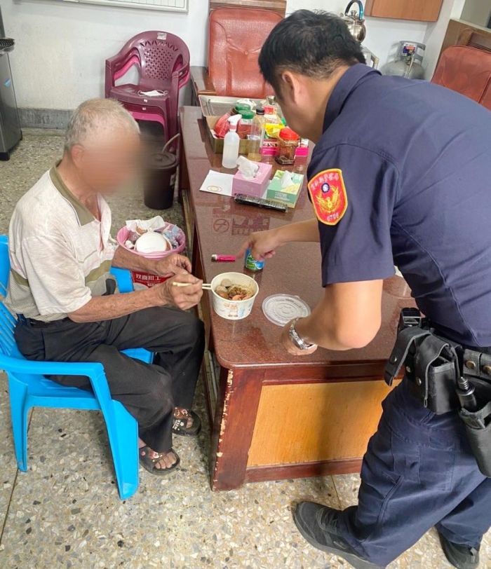 台中失智翁駕車迷途 豐榮警順利尋獲助返家