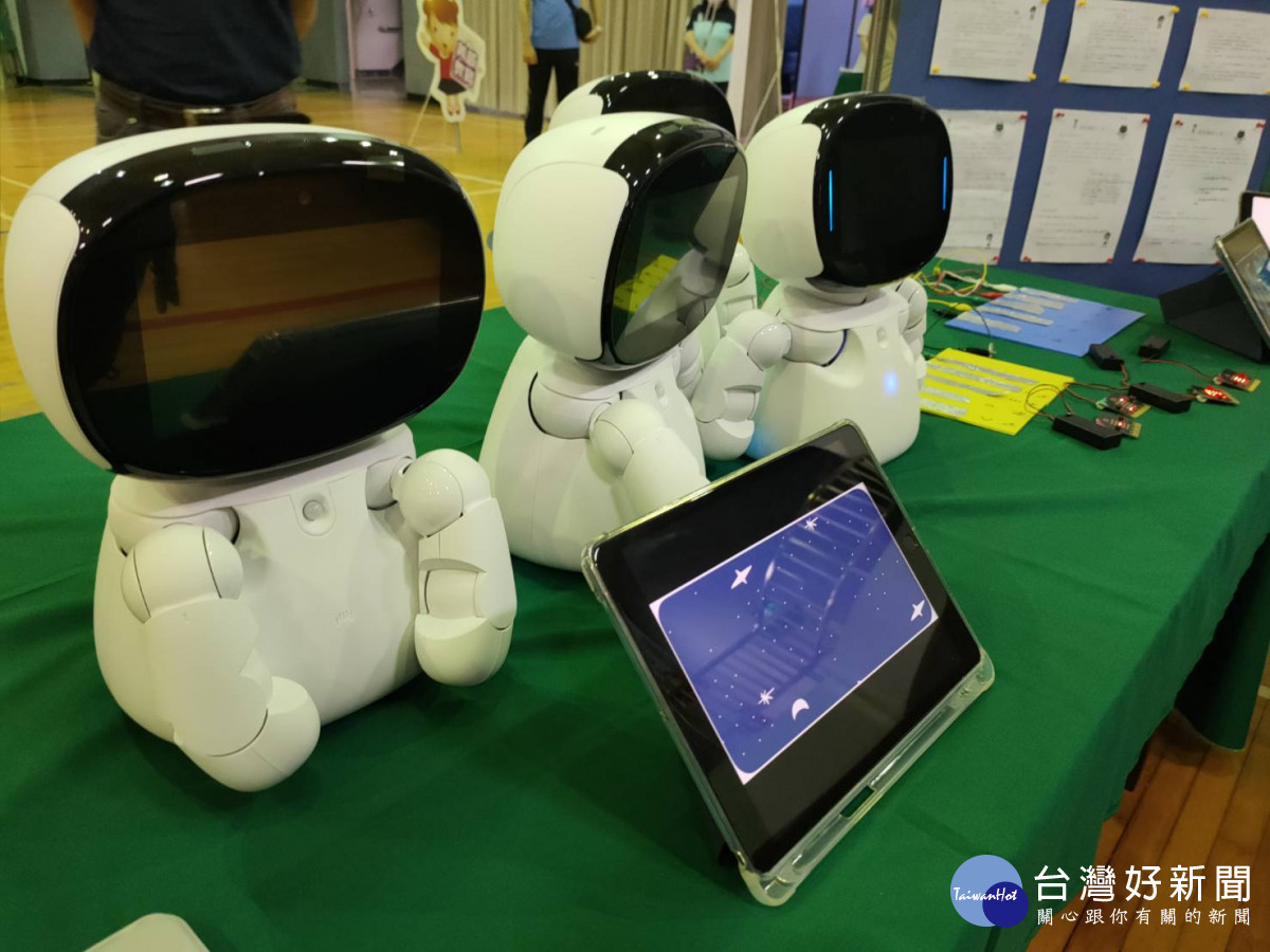 彰化5所國小聯合巡迴展覽,公私協力推廣校園科技教育。圖/記者鄧富珍攝
