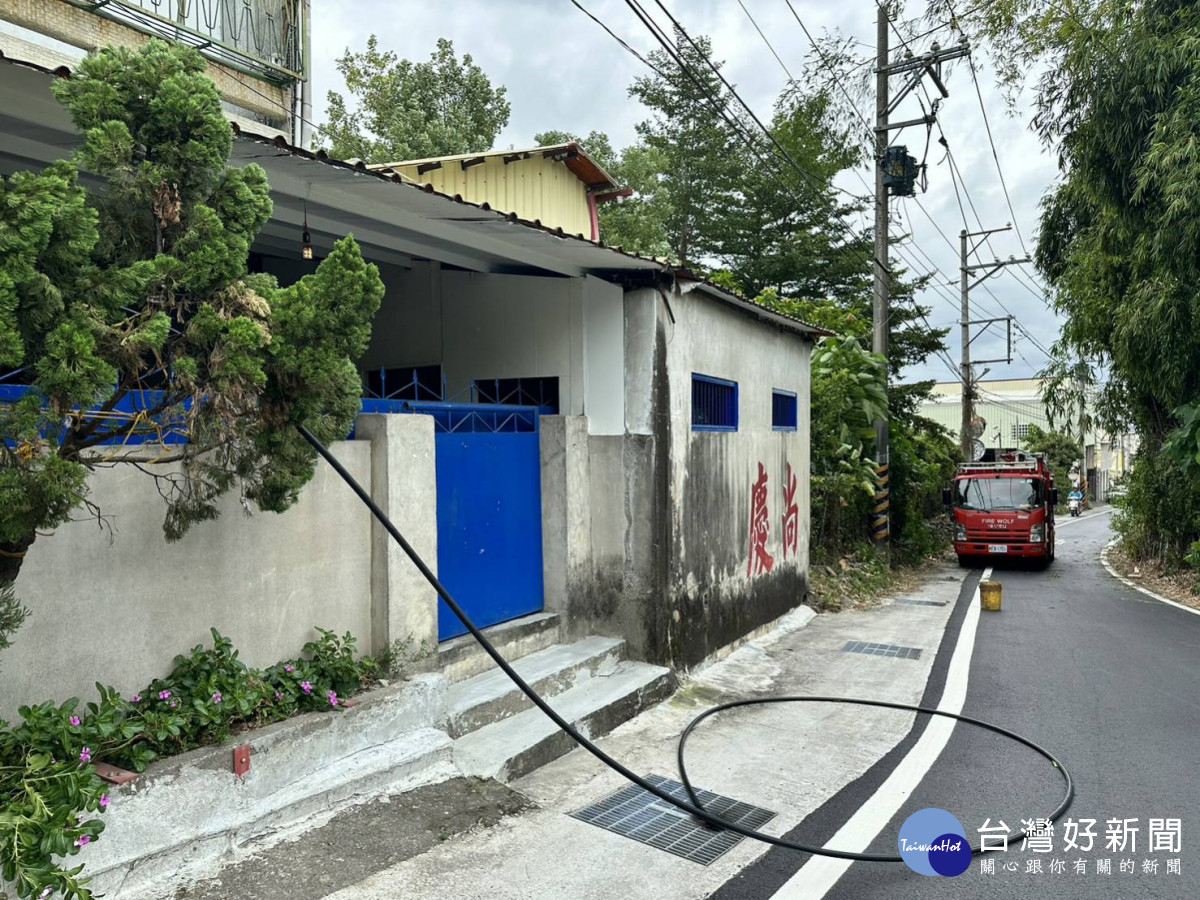 小犬颱風造成路樹傾倒多起,仍請民眾做好防颱準備。圖/彰化縣政府提供