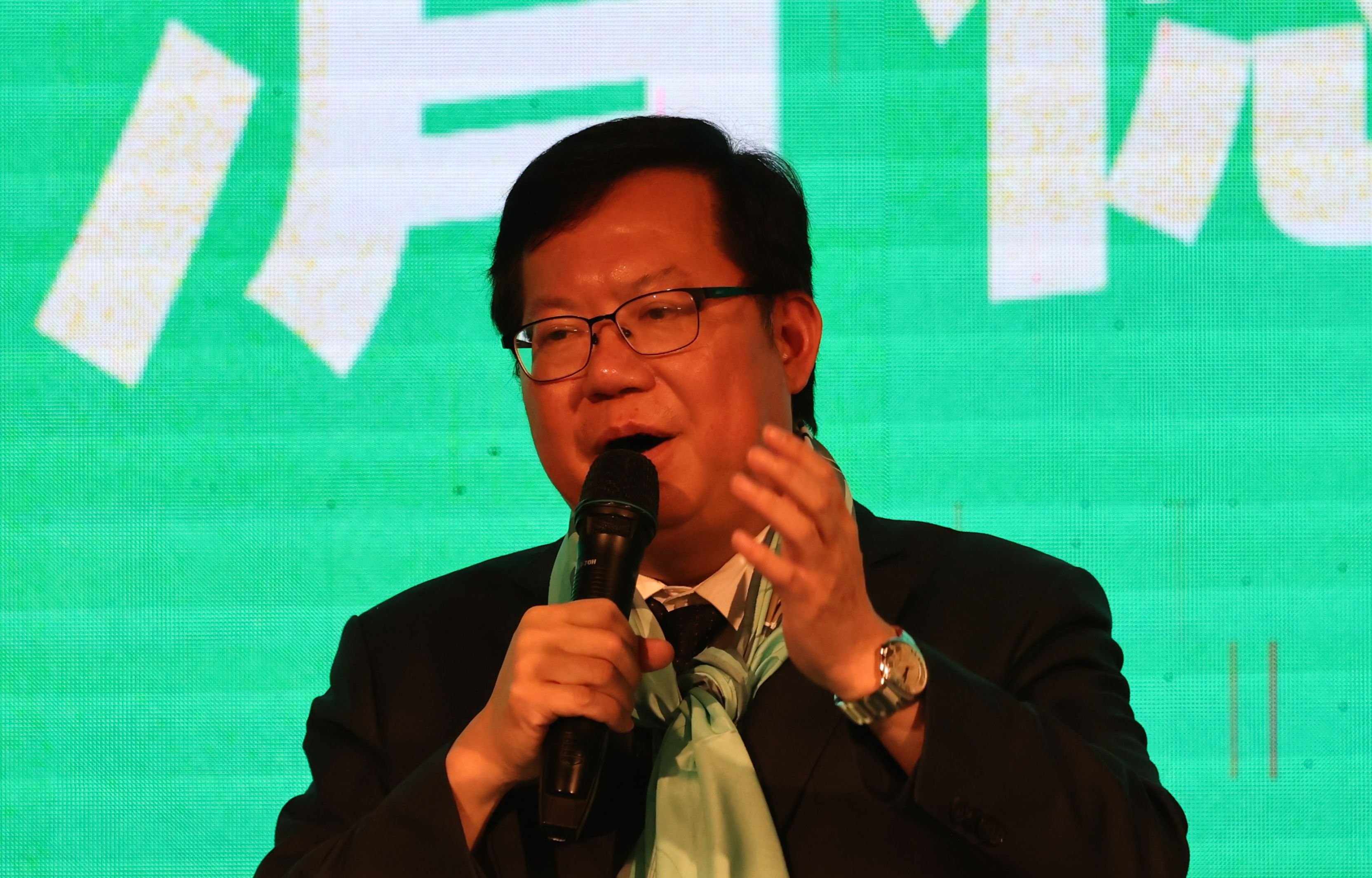 針對侯友宜競選總部的電視廣告,鄭文燦表示已委請律師提吿。林啟弘攝