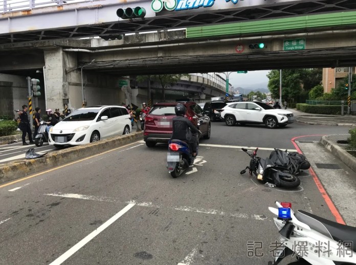 新北21歲騎士趕上班闖紅燈 護理師路口待轉被撞飛傷重不治 57 趕上班,闖紅燈,護理師,永和