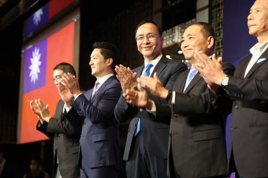 【幕後】不滿柯文哲隔空叫陣 他反問:國家未來包給民調公司嗎? 226 國民黨國慶酒會。