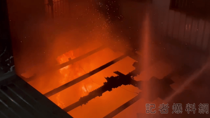 台南機車行深夜驚傳爆起火! 火勢延燒四戶...救出80歲翁送醫 62 vlcsnap 2023 10 07 03h54m30s103 | 社會 社會 記者爆料網