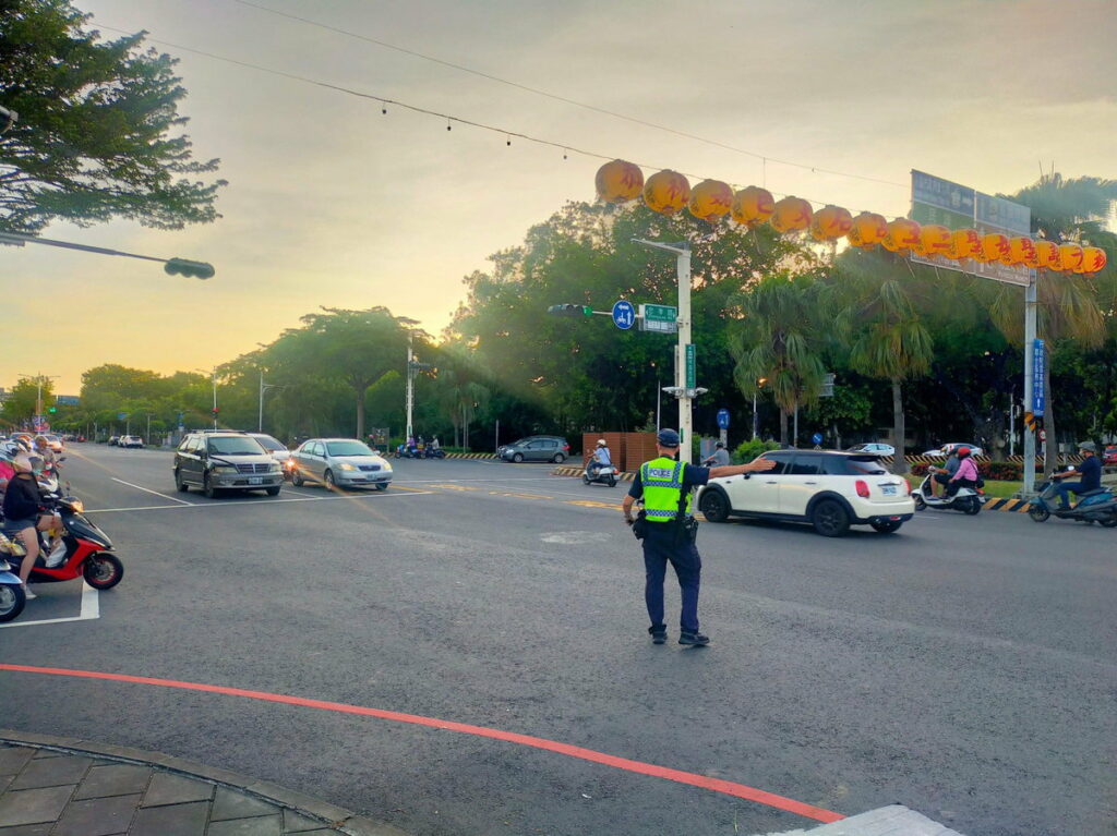 雙十連假嘉市警加強交通疏導迎假期