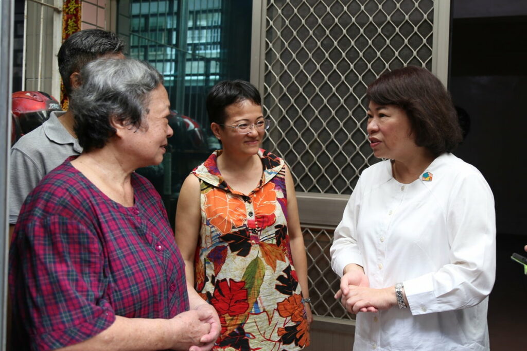 市長與王宥鈞家人合照