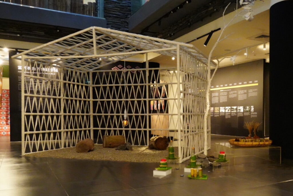 烏來在地藝術家Yukan Yulaw(尤幹尤勞)現地裝置作品—《家屋》