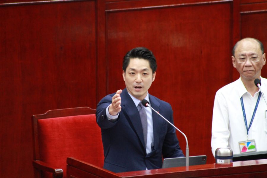 【有影】綠議員指控基泰門神 蔣萬安爆氣動怒:我不接受 收回這句話! 225 台北市長蔣萬安在北市議會備詢罕見爆氣。(方炳超攝)