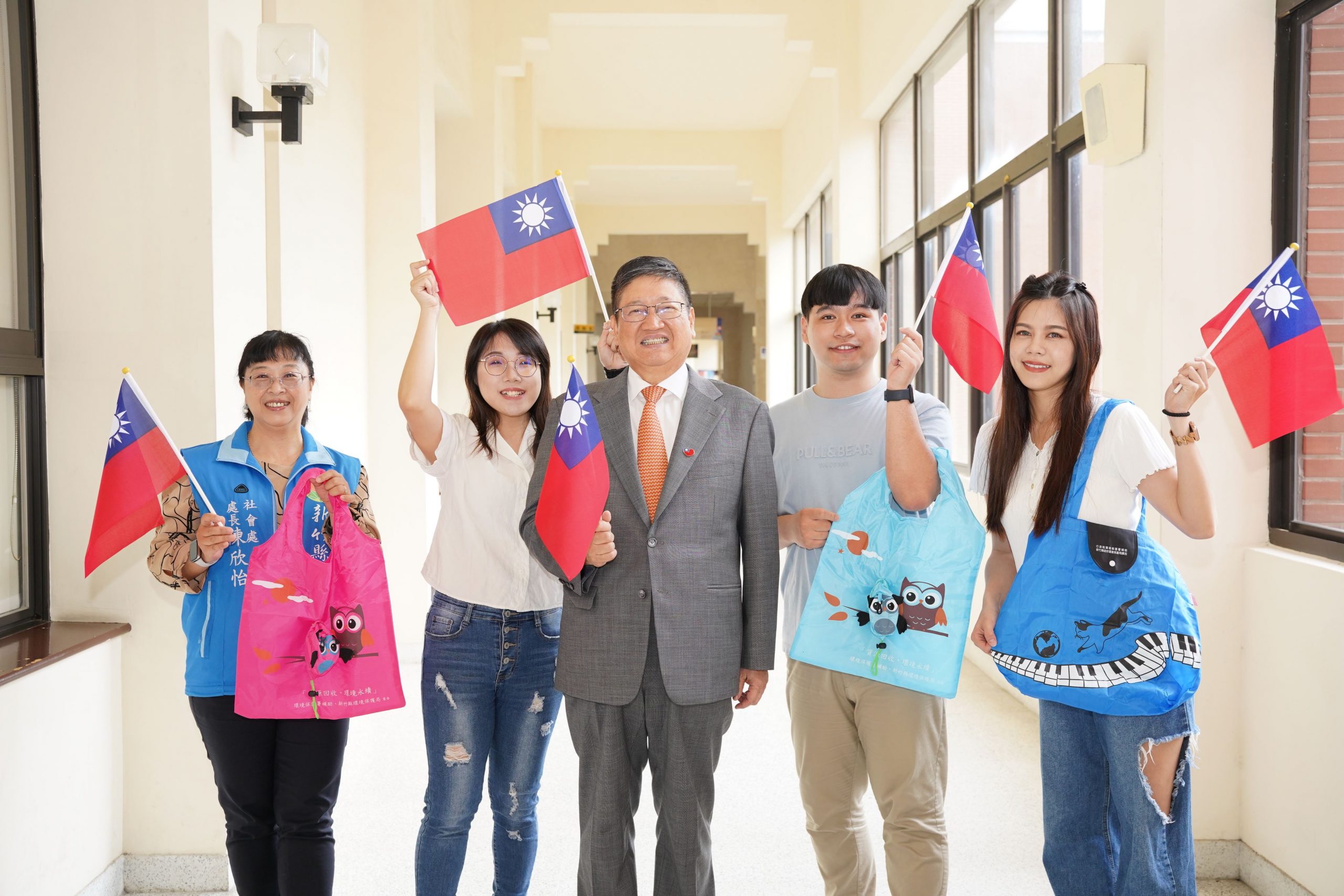 國旗齊飄揚 竹縣府邀民眾慶國慶拿好禮
