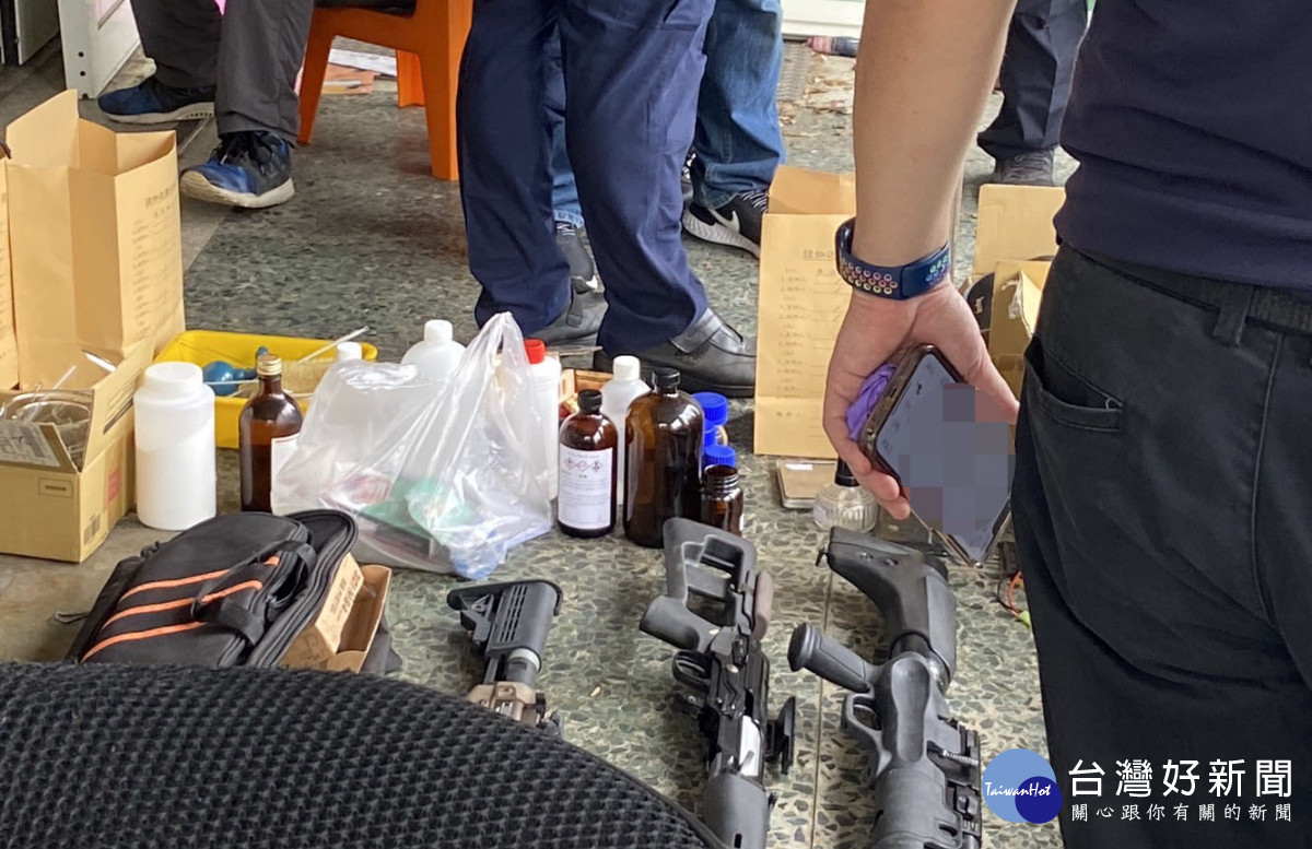 警方在趙嫌租屋處搜出多項化學物品/陳致愷攝影