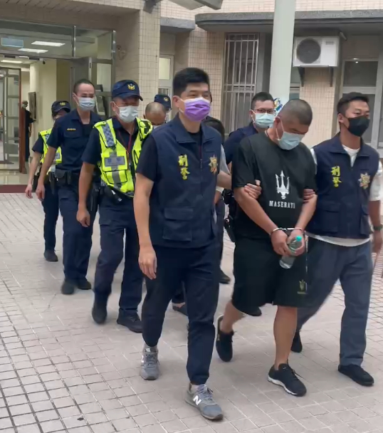 (毒犯翻車自投羅網片)毒犯翻車毒品散落一地 毒友前來探視自投羅網 62 | 社會 社會 記者爆料網