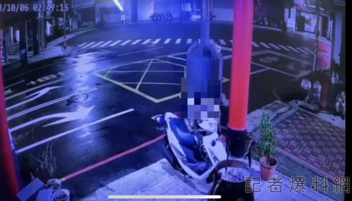 友酒駕他被連坐罰 白目男竟不爽偷警用安全帽放砂土惡搞 62 0A2B25C3 B406 49AE 929F 45C1D866B887 | 社會 社會 記者爆料網