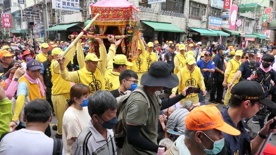 白沙屯媽祖「粉紅超跑」首次來嘉 熱鬧溫馨!嘉義市長黃敏惠祈願媽祖賜福 護佑全嘉