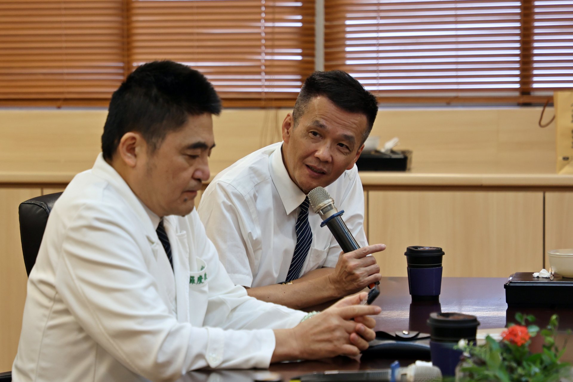 在運用醫院總額風險調整移撥款提升花東偏鄉醫療水平,有多年經驗的陳星助副院長也在會中建議可合作方向。
