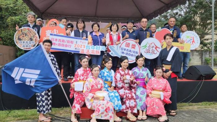 臺中好湯草地音樂會登場 上千民chill聽音樂賞美景