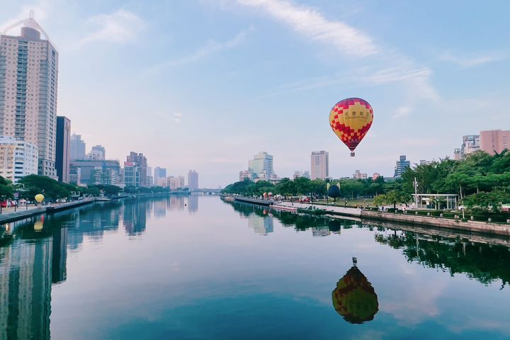 國慶連假/「2023高雄愛.月熱氣球」10/9愛河升空 上午場加開名額