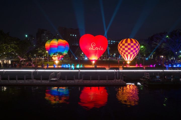 國慶連假/「2023高雄愛.月熱氣球」10/9愛河升空 上午場加開名額