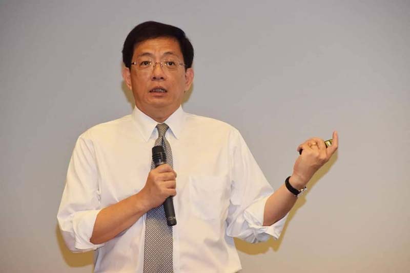 反擊網軍出征,前台大校長管中閔在臉書重提民進黨總召柯建銘公開「威脅」他的往事。圖/管中閔臉書