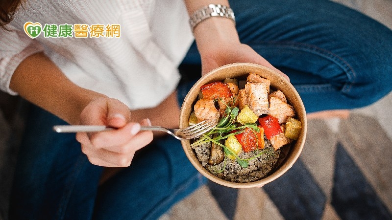 改變用餐順序,飯放最後吃 幫助穩定血糖