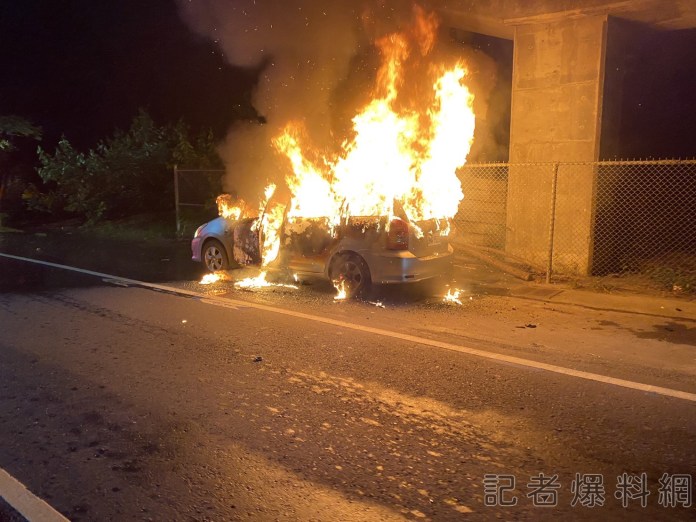 新化國8下方詭異火燒車 警消撲滅驚見駕駛座一具焦屍 77 5D867535 4951 45D9 8B5E B24ABEBFF19C | 社會 社會 記者爆料網