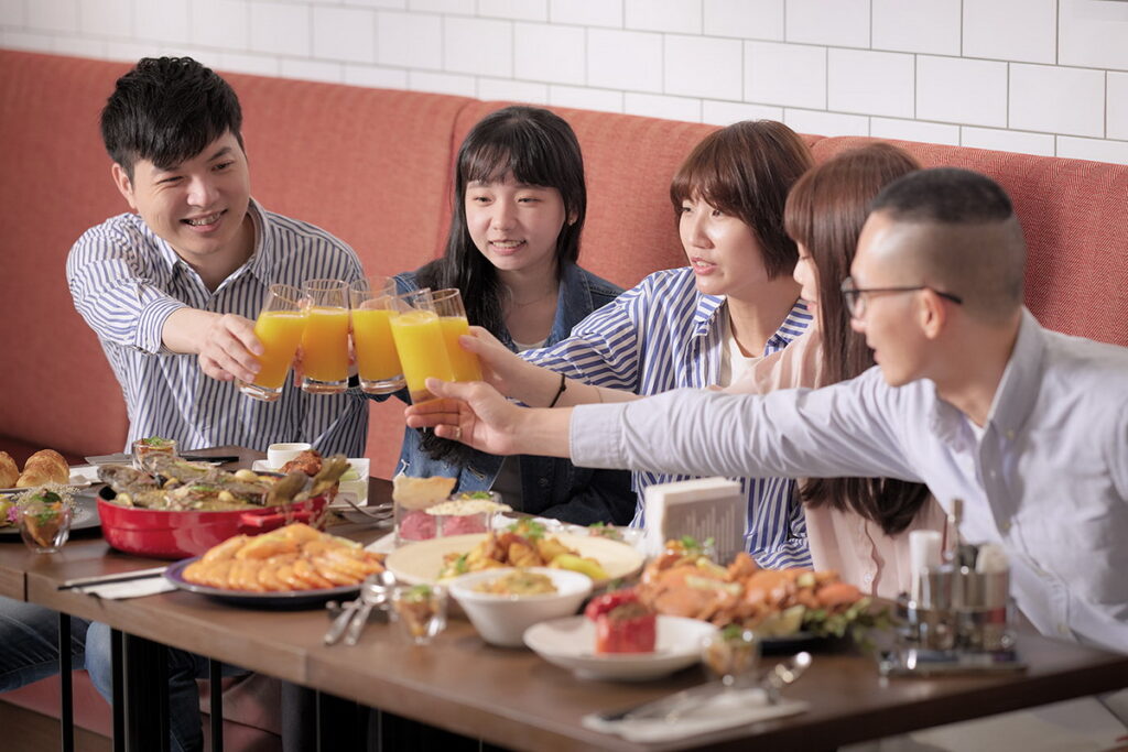 圖說_JR東日本大飯店台北 鉑麗安全日餐廳尾牙春酒期間將享受優惠,每次12位(成人)用餐可享受85折優惠,每次24位(成人)用餐則可享受8折優惠。