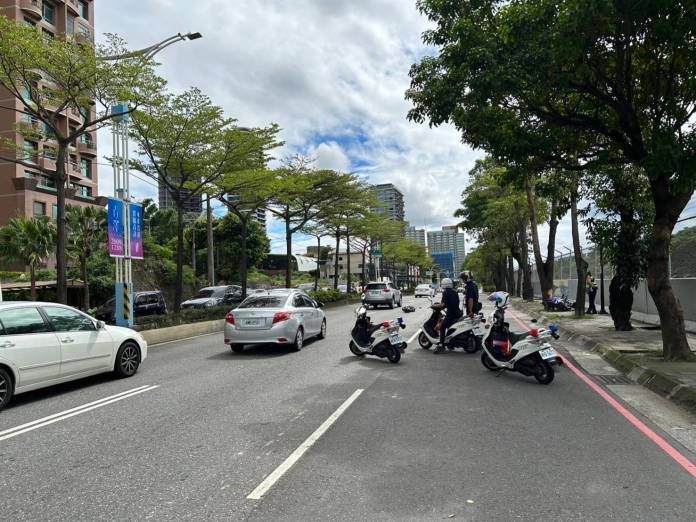 淡水死亡車禍!20歲男騎機車自撞路樹 車毀人亡 71 | 社會 社會 記者爆料網
