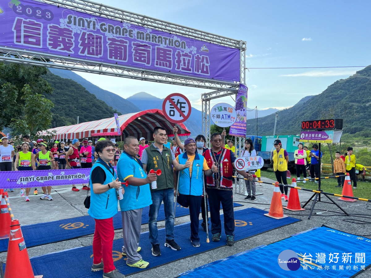 反詐及反賄選宣導。（圖/信義警分局提供）<br /><br /> <br /><br /> 
