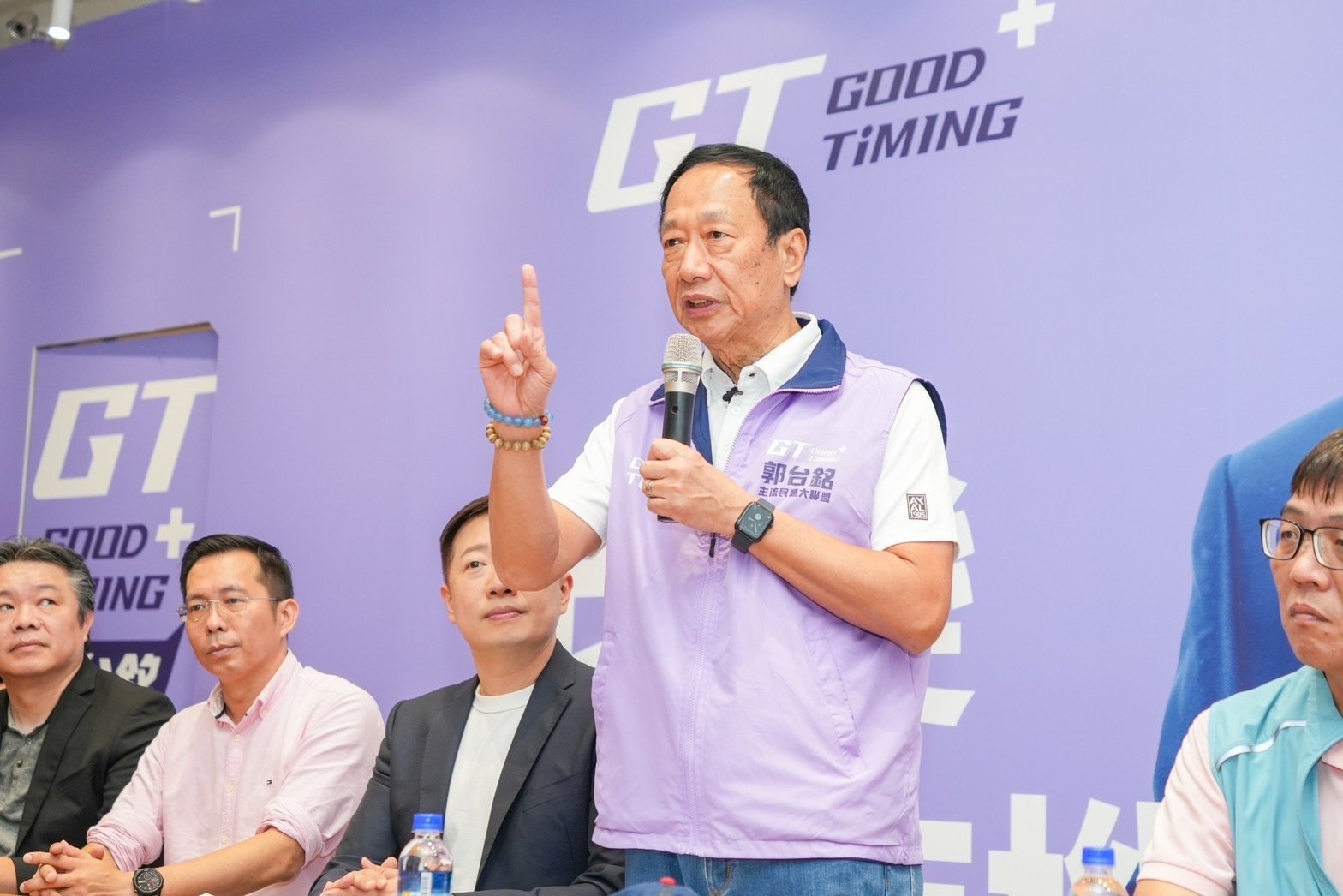 郭台銘中和連署站成立,現場擠進數百位民眾力挺。郭辦提供
