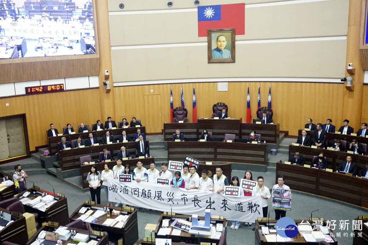 民進黨議員指控桃園市長張善政施政多項缺失，痛批桃市府冷血無能。