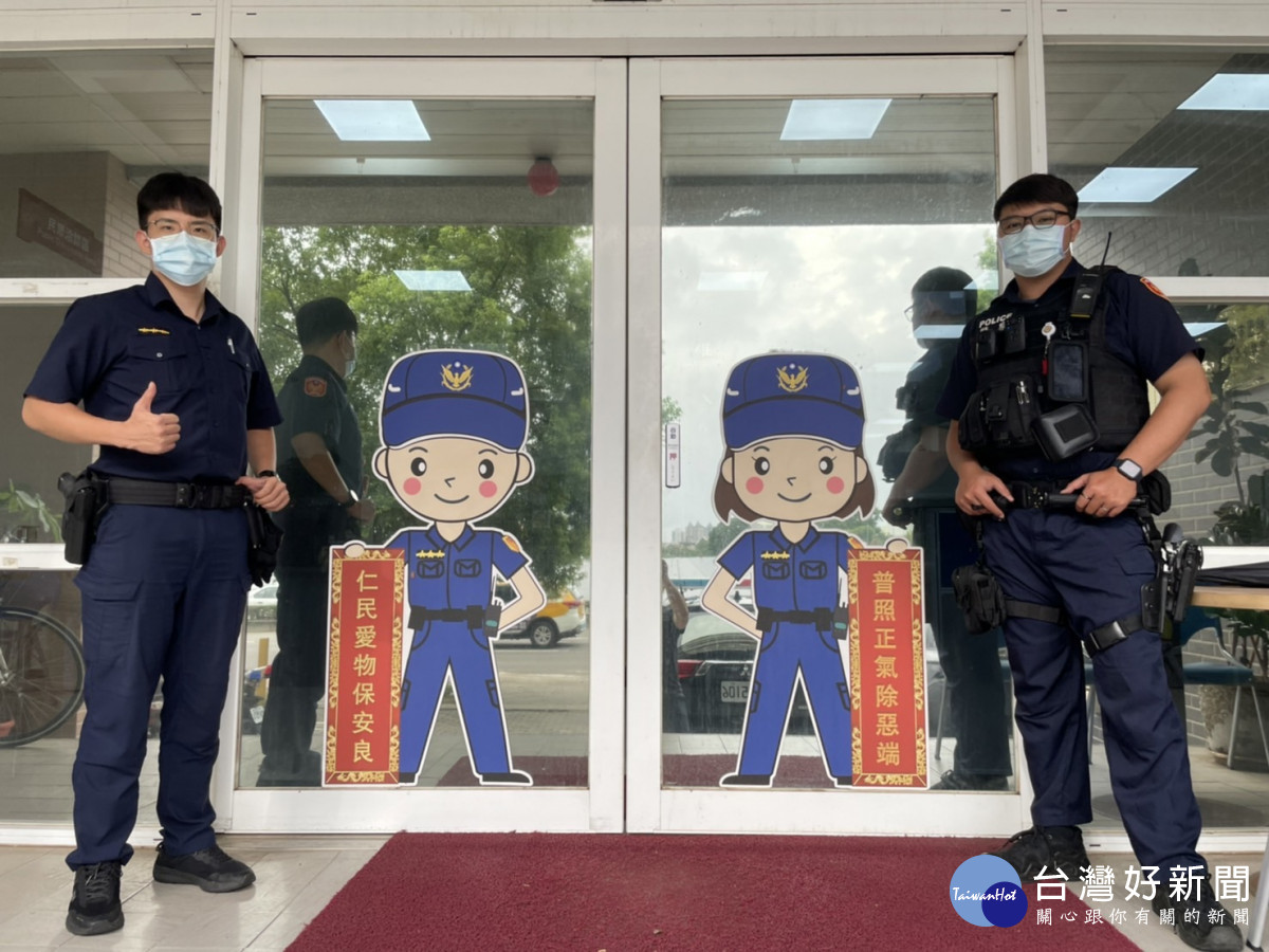 警員林冠佳及蕭羲翔火速到場協助。<br /><br /> <br /><br />