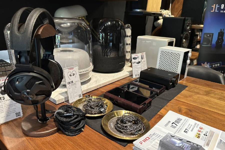 辦公室輕收藏 FiiO R7桌上型音樂整合器 246 辦公室輕收藏 FiiO R7桌上型音樂整合器 245