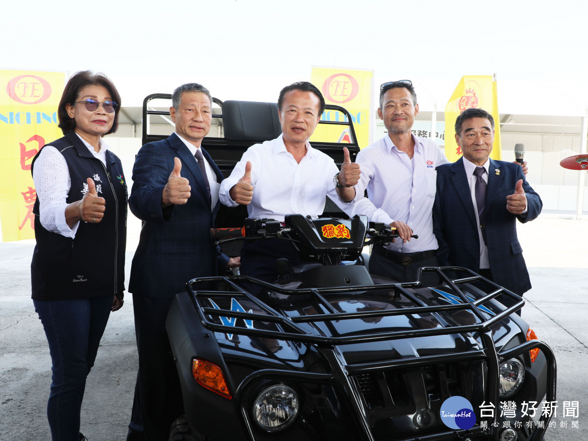嘉義縣長翁章梁邀請全台民眾,到嘉義縣參加農機展見證台灣農機具的進步與發展/陳致愷翻攝