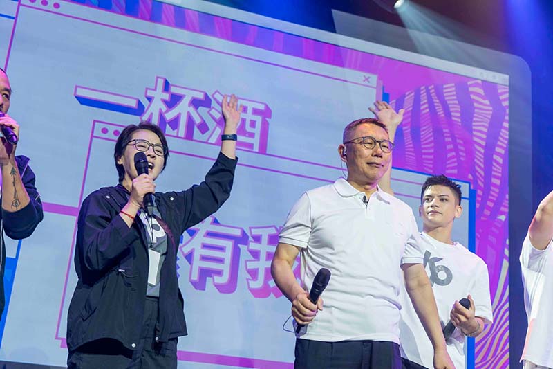 柯文哲競辦總幹事黃珊珊表示,藍白談整合最後時間壓在10月底,如果沒談成,柯文哲就會選到底。圖/引自黃珊珊臉書