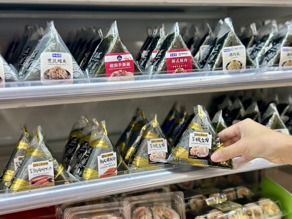 7-ELEVEN引進在地種植的日本第一米大賞最高金賞獎的夢幻品種「龍之瞳」,運用於「新極上御飯糰」系列商品