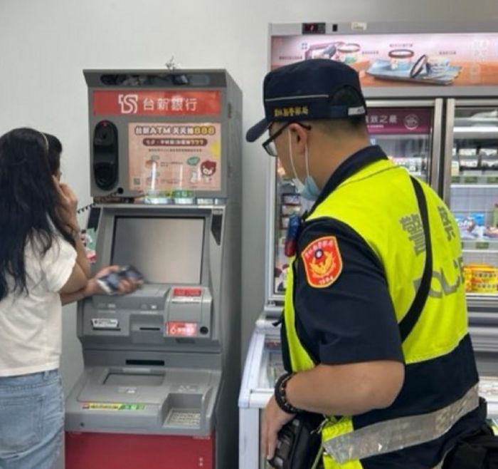ATM未吐鈔民眾心慌慌 螺警協助排除狀況