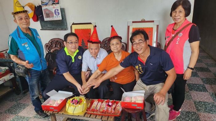 新竹榮服處為榮民魏耀華伯伯歡慶百歲壽辰