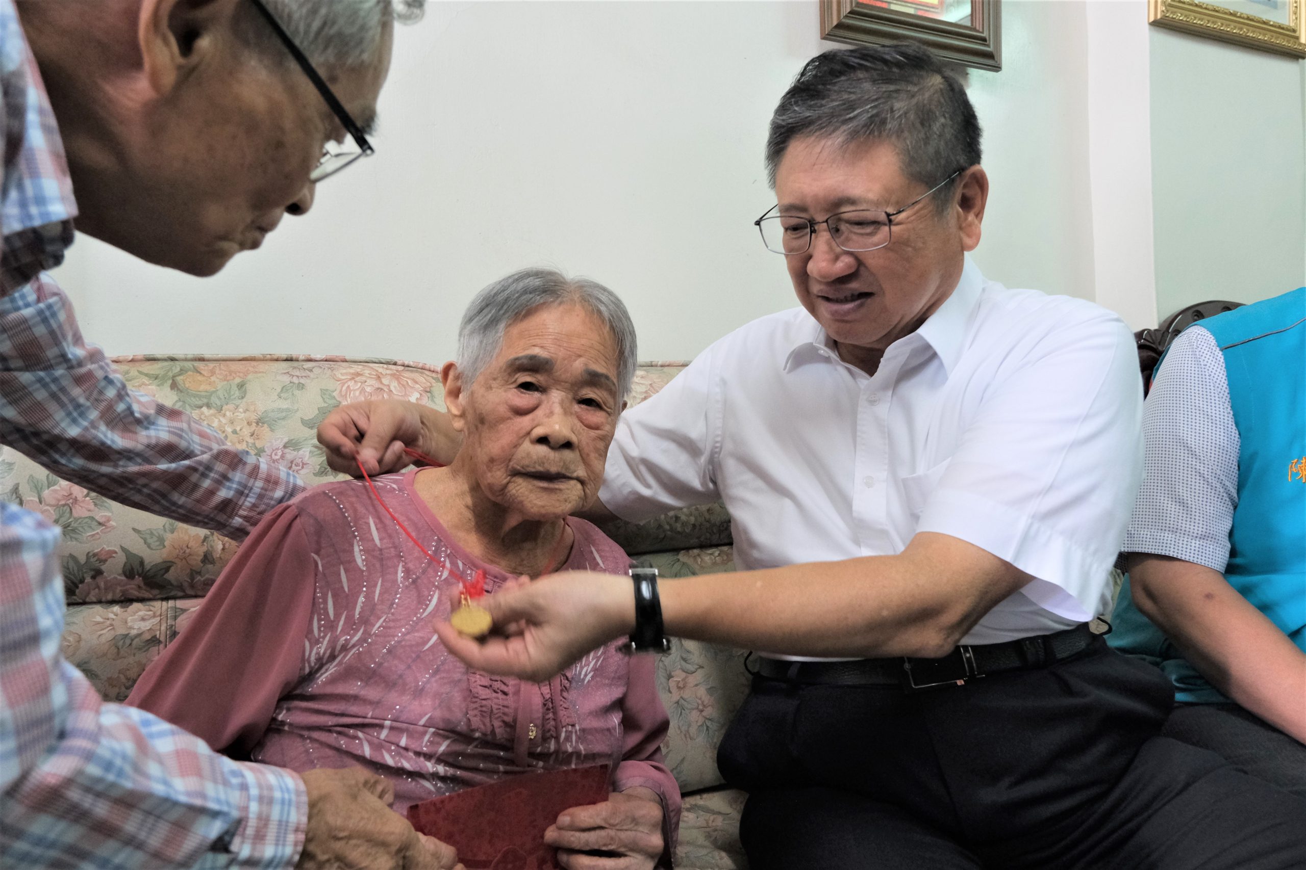 重陽佳節將至 楊文科親訪關西百歲人瑞