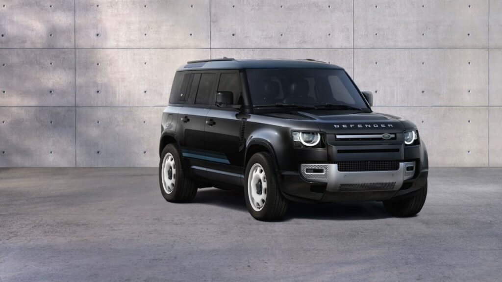 2024年式Defender導入全新X-Dynamic-HSE頂級車款與Defender-110專屬County外觀選配套件。