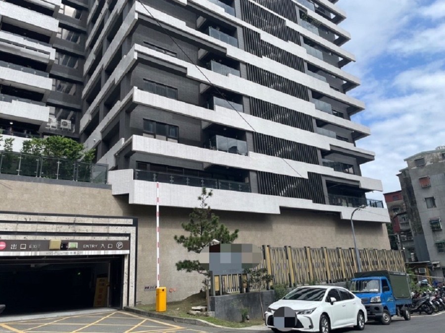 社區玻璃連三破 查訪130住戶警鎖定鋼珠彈射擊點 196 cnews204231013a08