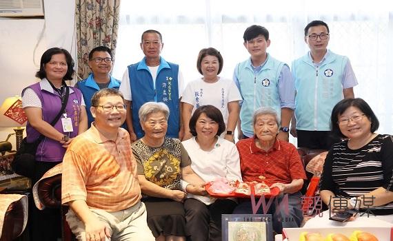 黃敏惠市長拜訪百歲人瑞     重陽好禮傳遞祝福