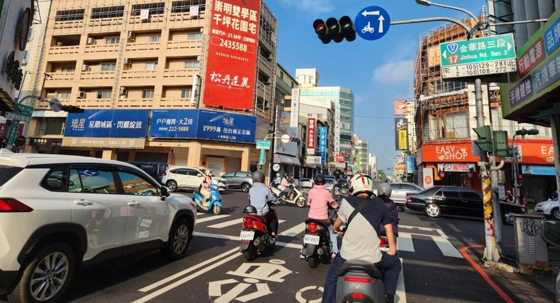 台南中西區2路段試辦機車內側左轉