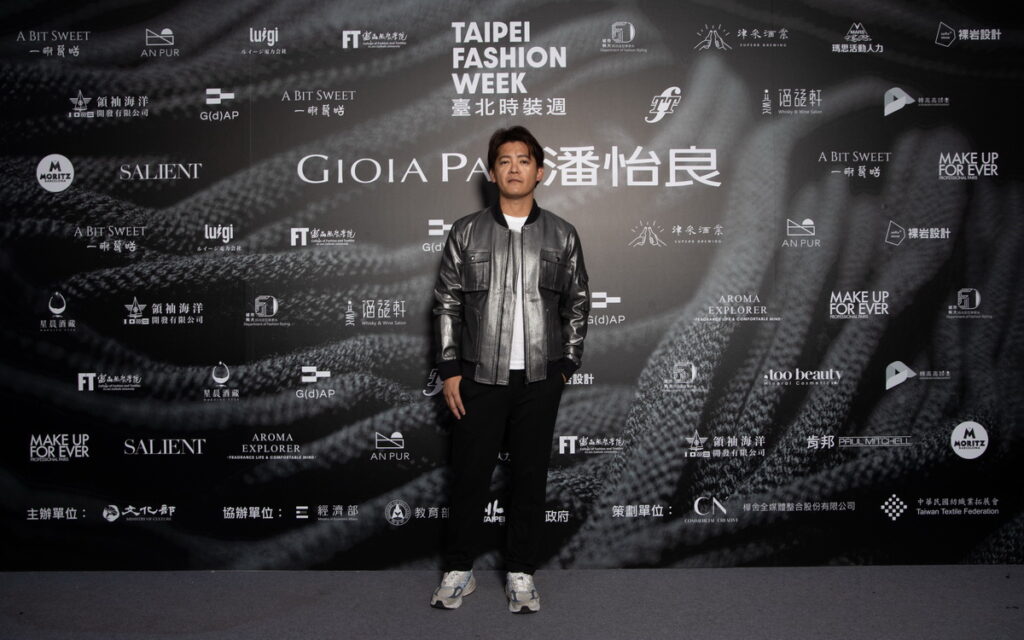 作家主持人 謝哲青