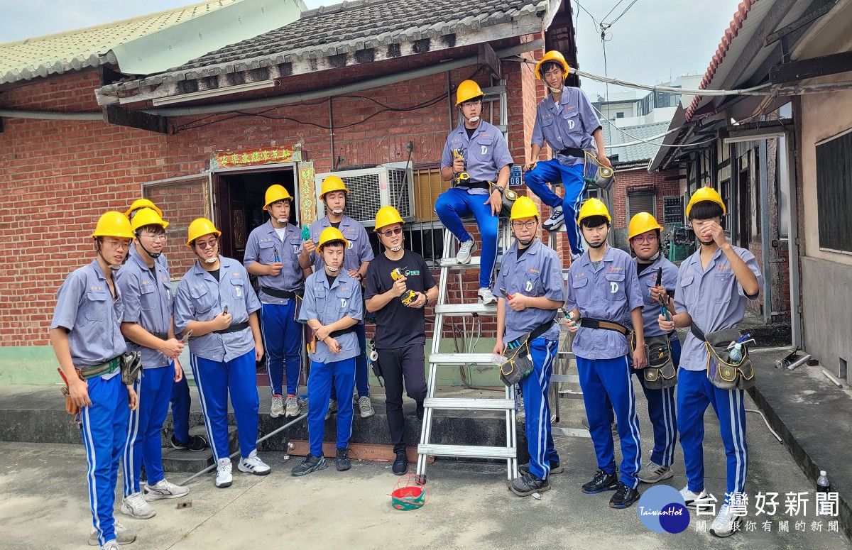 不怕被AI取代行業! 達德水電技術科生實地操作幫助獨居水電修繕