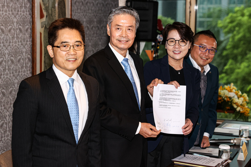 首場「藍白合會前會」14日結果出爐,雙方對候選人產生方式未達共識。中央社